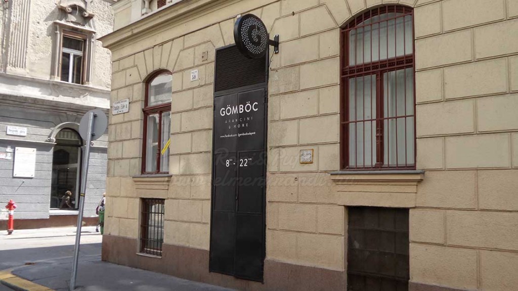 Gömböc bejárat - zárva (8-22)