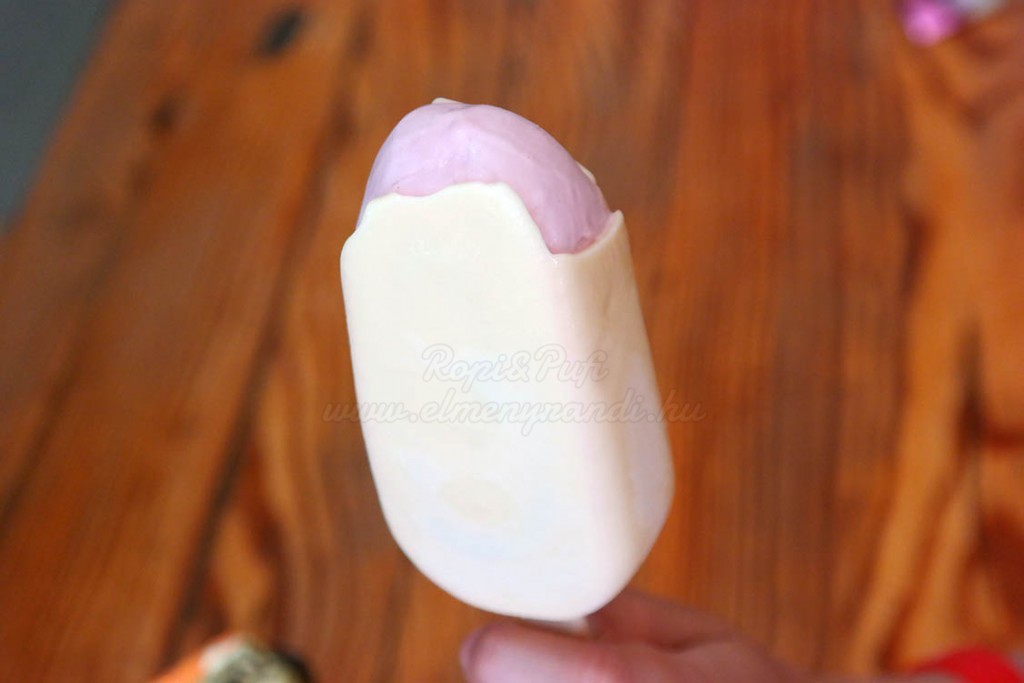 Magnum strawberry white