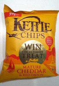 Kettle cheddar és lilahagyma